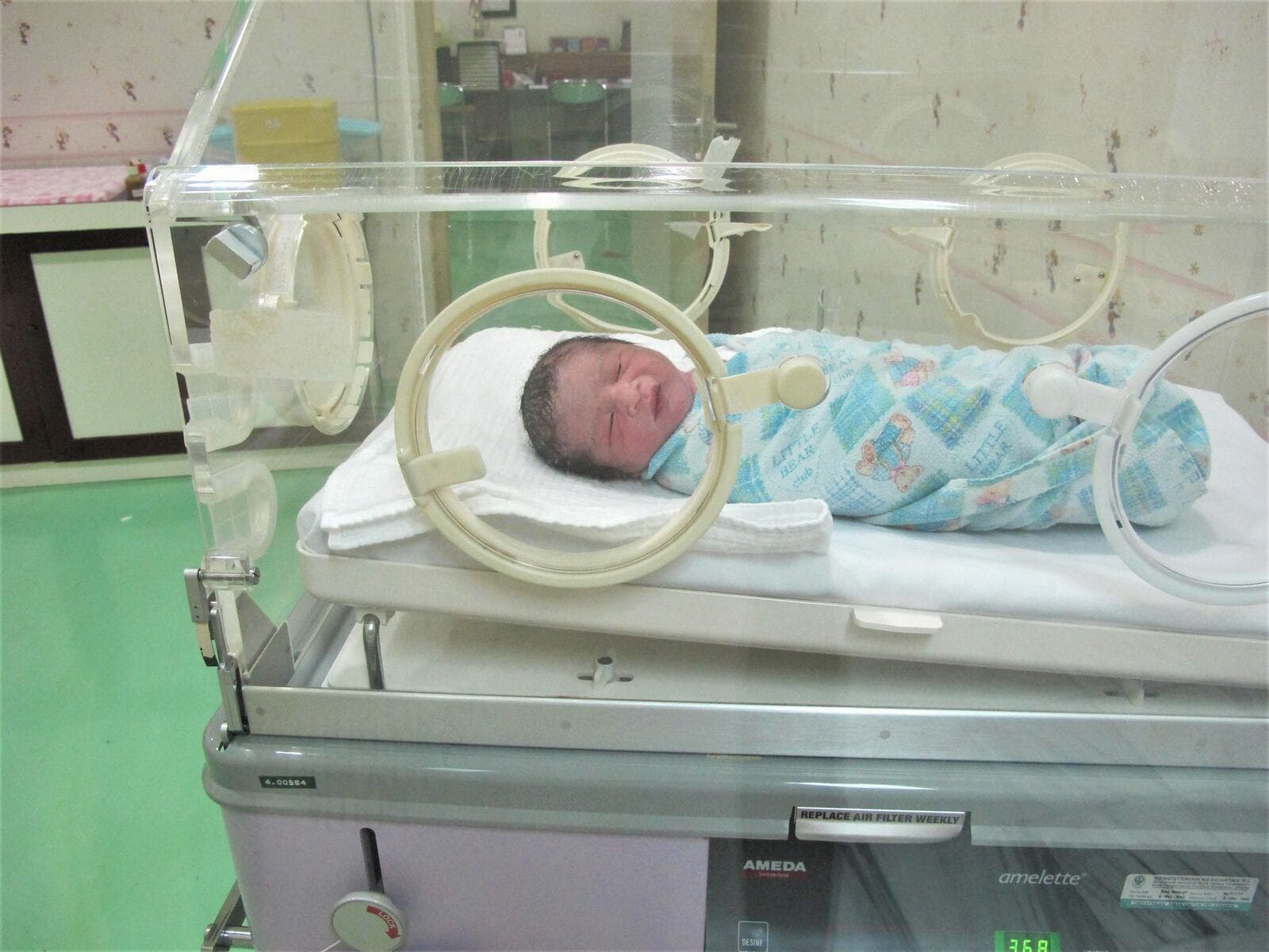 Healtree's 24/7 Neonatal Intensive Care Unit