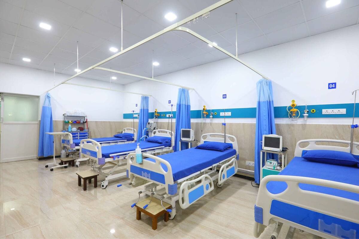 Inpatient ward with monitored beds